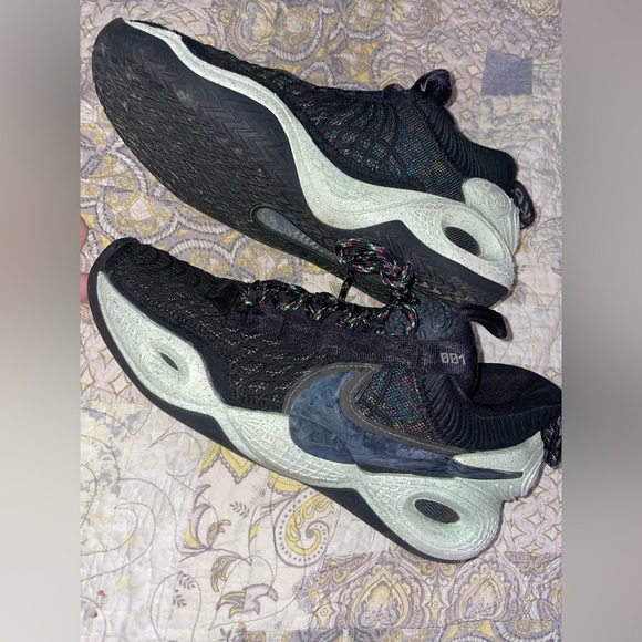 Men’s 7.5 Nike cosmic unity green sneakers lightly worn - Picture 8 of 8